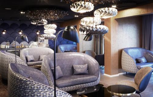 61380365 Tivoli Hotel