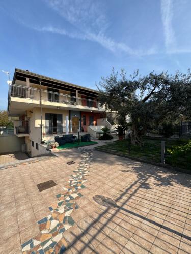 Villa Carmela - Elegante villa immersa nel verde in Marigliano
