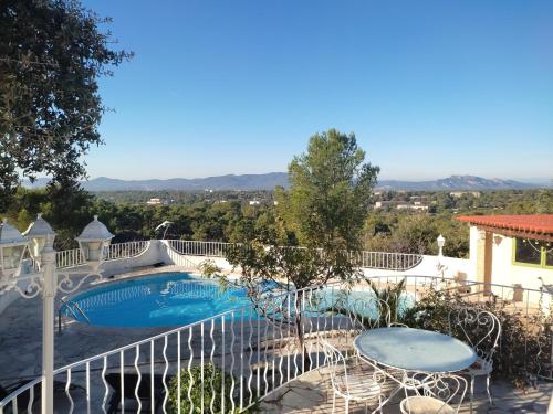 Swimming pool, Villa avec piscine privative, Domaine prive du Capitou, Frejus near Parc Zoologique de Frejus