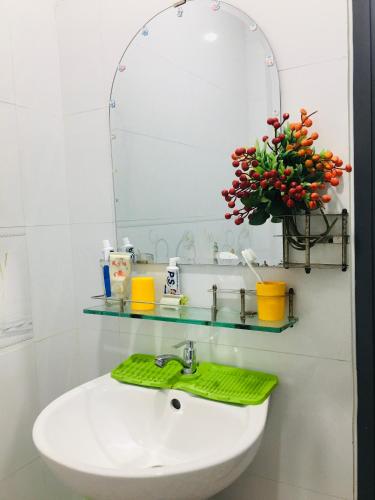 Bathroom, TUYET NA Homestay near Ho Chi Minh Museum