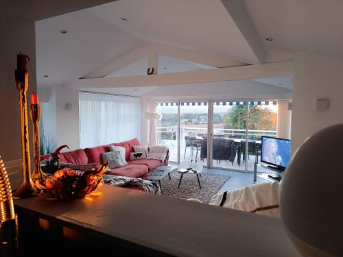 Villa avec piscine privative, Domaine prive du Capitou, Frejus near Parc Zoologique de Frejus