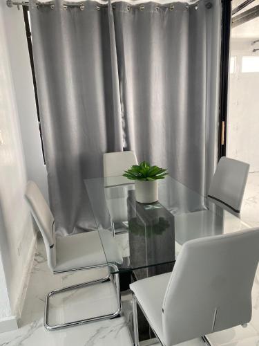 Fasilitas, Modern Apartment 3 bedrooms near Airport, Beach, and La Placita in Carolina