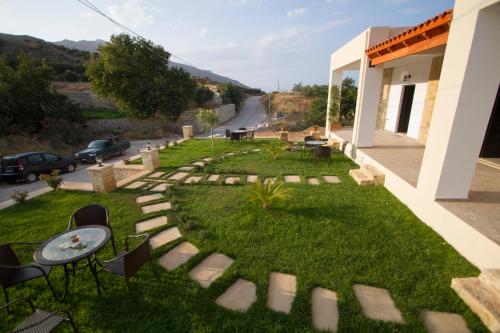 Agarathos Traditional Rooms with Pool Agarathos Traditional Rooms with Pool