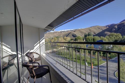 Manzara, GRAND KHAN TENGRI 4* in Narın