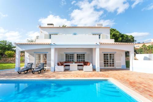 Host Wise - Quiet Spacious House - Swimming Pool, Бенагил (фото 9)