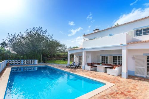 Host Wise - Quiet Spacious House - Swimming Pool, Бенагил (фото 10)