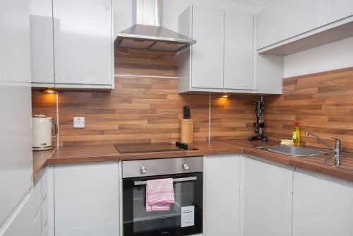 3 Bedroom Duplex with Free Parking, Glasgow (photo 10)