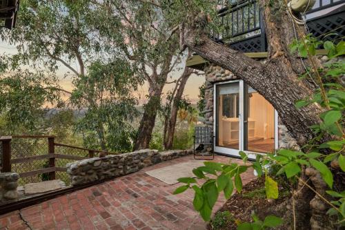 Vista exterior, Spacious 3BR 2BA House in Topanga with Nature Views and Modern Amenities in Malibu