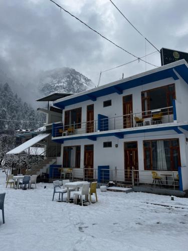 . Hotel Adinova