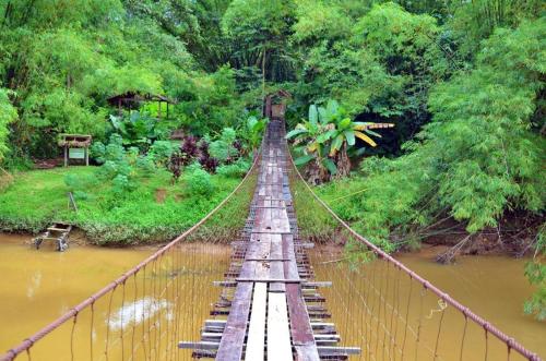 โรงแรมเอมิเนนท์ (Eminent Hotel) in ปูตาตัน