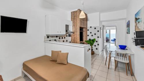 Almare Beach Hotel - image 7