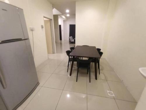 SPOT ON 91018 Sunshine Bnb Concept Service - Tap to explore photos