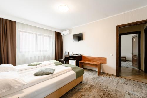 2 bedrooms, 3 beds