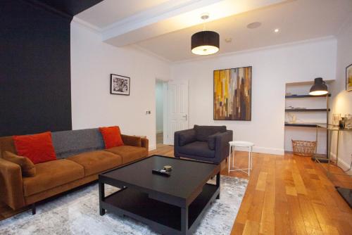 Charming Sandstone-Basement Apartment in West End, Glasgow (foto 8)