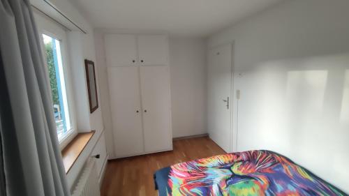 Double & Single Room In Very Quiet And Cosy House, beds 140x200 & 90x200, Дюбендорф (фото 8)