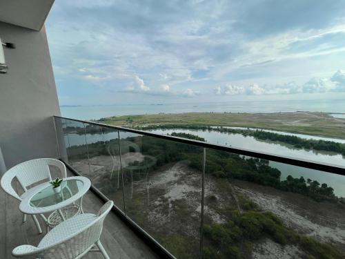 Imperio Residence with Private Bathtub by Lets Stay in Melaka Raya