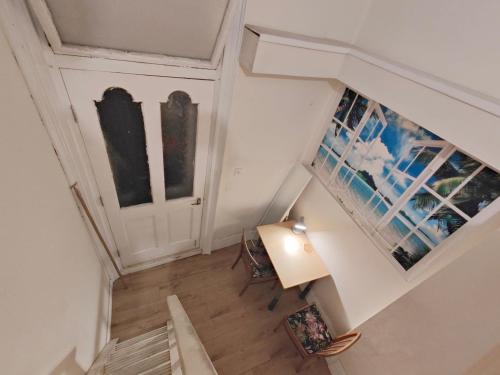 Large House In London's Trendiest Area 5