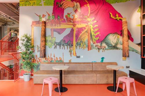 Faciliteter, Clink i Lár (Clink i Lar) in Dublin