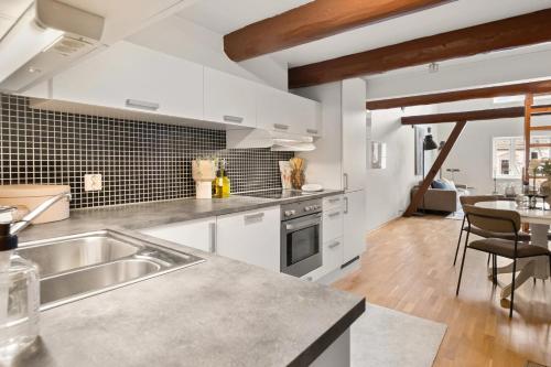 Charming Loft, High Ceiling !Modern & Central, Free private Parking 7 min walking !, Trondheim (zdjęcie 7)