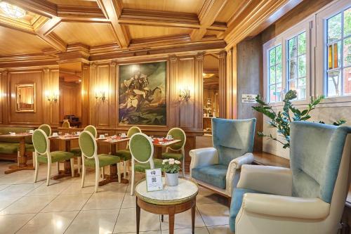 Пъб/Фоайе, Murat Hotel in 16th - Trocadero