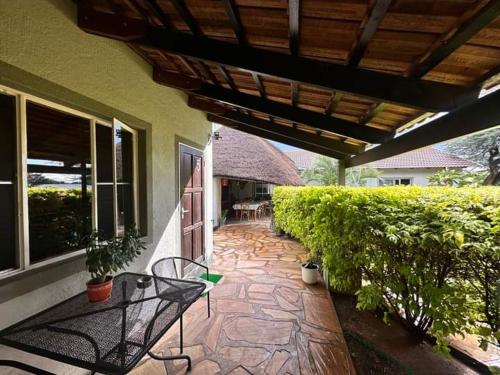 Vista exterior, Kamaku Guesthouse in Otjiwarongo