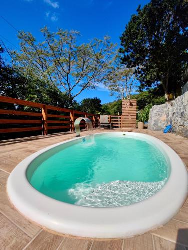 Gray House - Com piscina pertinho do mar!