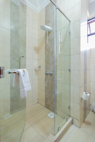 Standard Twin Room image 3