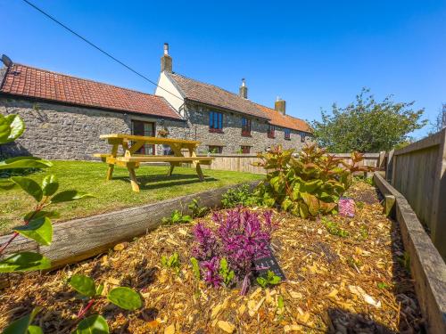 Farm Cottage - Dog-Friendly Stone Cottage near Sand Bay gîte à louer English Grounds