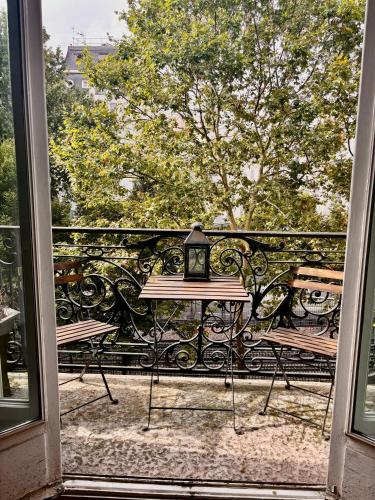 Charme, confort et tradition à côté de Montmartre, Paris (Foto 3)