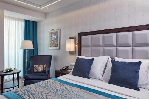 room detail thumbnail 1