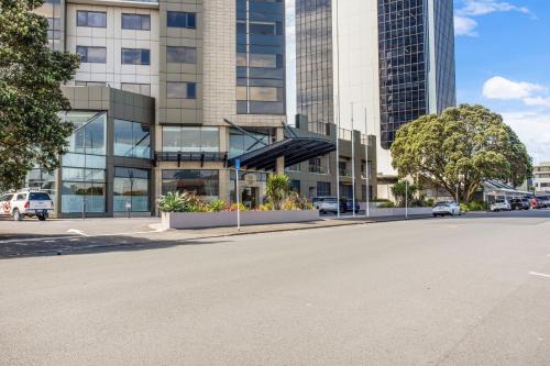 Skyline Studio with Parking, Pool, and Sea Views