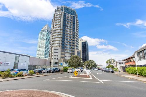 Skyline Studio with Parking, Pool, and Sea Views