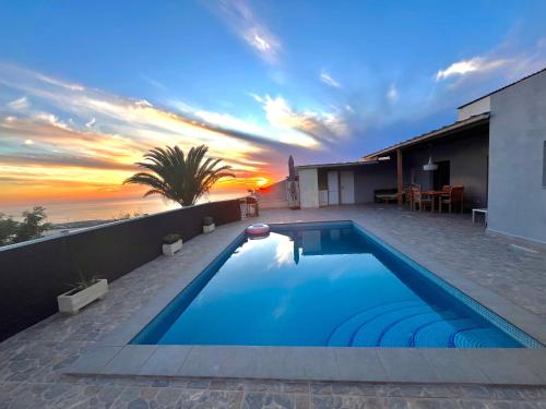 Villa Piedra Pura