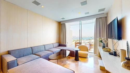 Vacationer Holiday Homes I Stunning 1 Bedroom with Sea View I Iconic FIVE Palm, Дубай (фото 4)