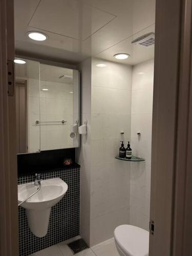 Monoroom sillim station 3min, high floor view, gangnam station, hongdae station 20min, airport bus s - Фото 3