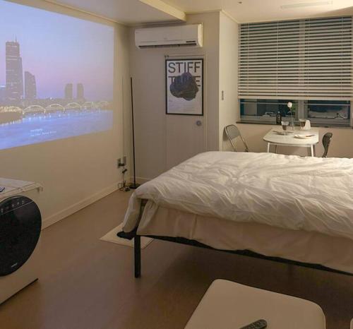 Monoroom sillim station 3min, high floor view, gangnam station, hongdae station 20min, airport bus s - Фото 2