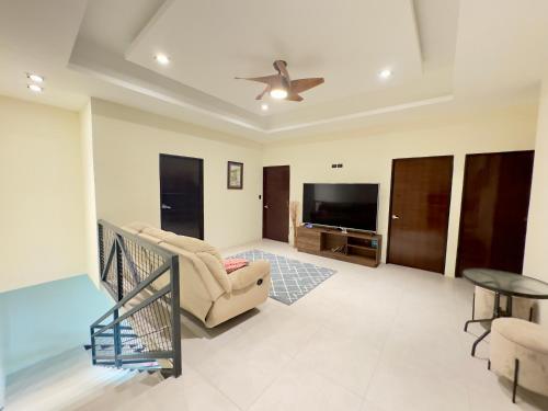 bambu house in La Mandarina