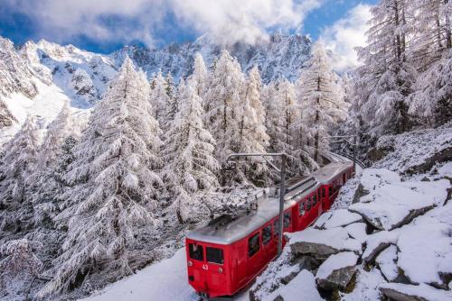 Surrounding environment, Prarion - Modern apartment Next to Ski lift - By Cozee Rentals in Les Houches