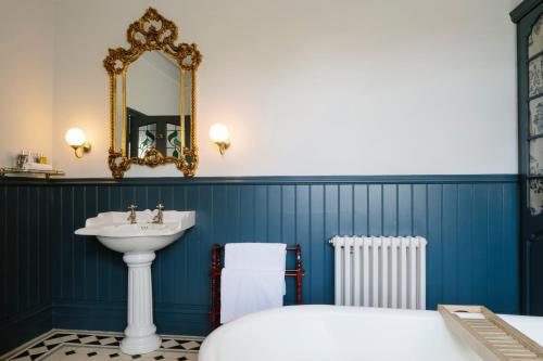 Merchants Manor Spa - image 8