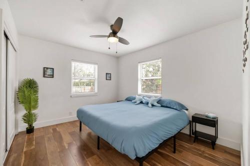 2BR on Swinton - 1 Mile to Beach, 1 Block to Ave in Delray Beach, USA