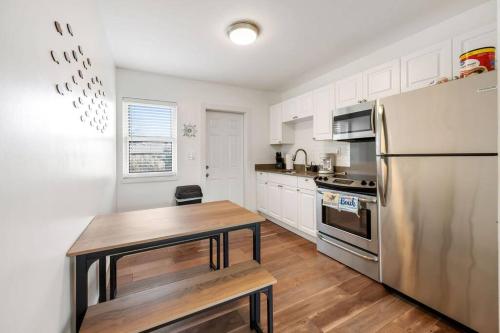 2BR on Swinton - 1 Mile to Beach, 1 Block to Ave in Delray Beach, USA