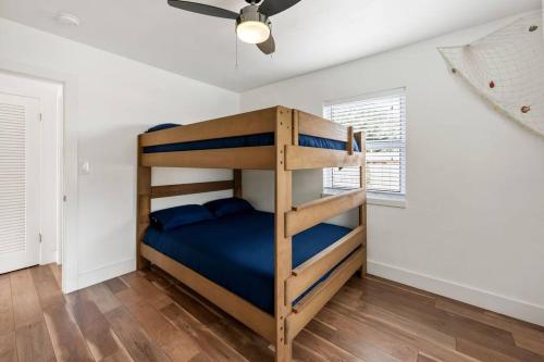 2BR on Swinton - 1 Mile to Beach, 1 Block to Ave in Delray Beach, USA