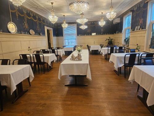 Ресторан, Eides Hotel in Хьойангер