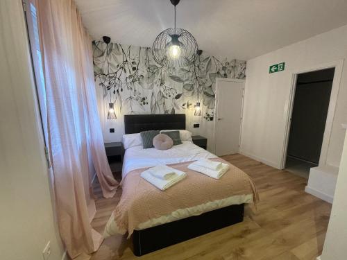 A 4 min andando del metro 3 habitaciones con baño privado, Madrid (foto 11)