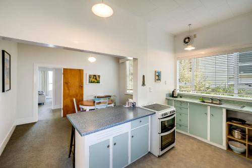 ทัศนียภาพภายนอกโรงแรม, Views on Colenso - Napier Holiday Home in ฮอสปิตัล ฮิลล์