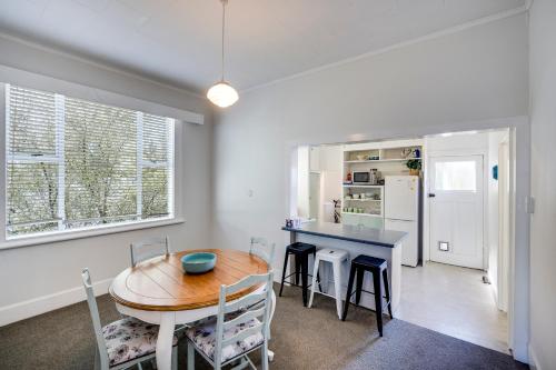 ทัศนียภาพภายนอกโรงแรม, Views on Colenso - Napier Holiday Home in ฮอสปิตัล ฮิลล์