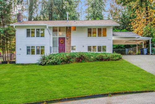 Parkside Escape Oasis in Bellevue fully fenced, Bellevue