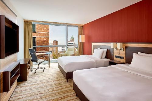 Courtyard by Marriott Duesseldorf Hafen - image 14