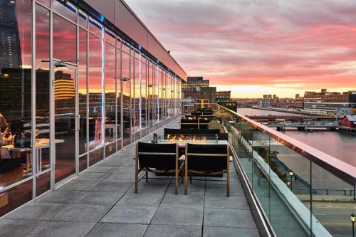 The Envoy Hotel, Autograph Collection