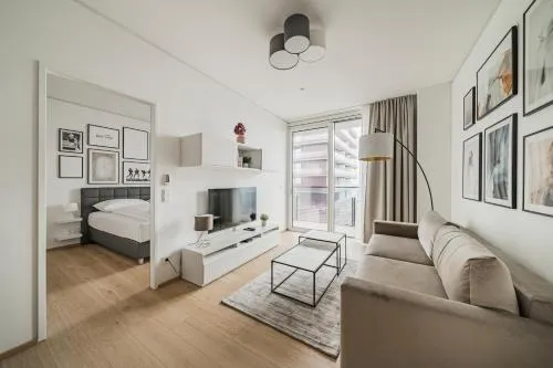 Stylish Apartment with Balcony and Pool in Wien, Österreich